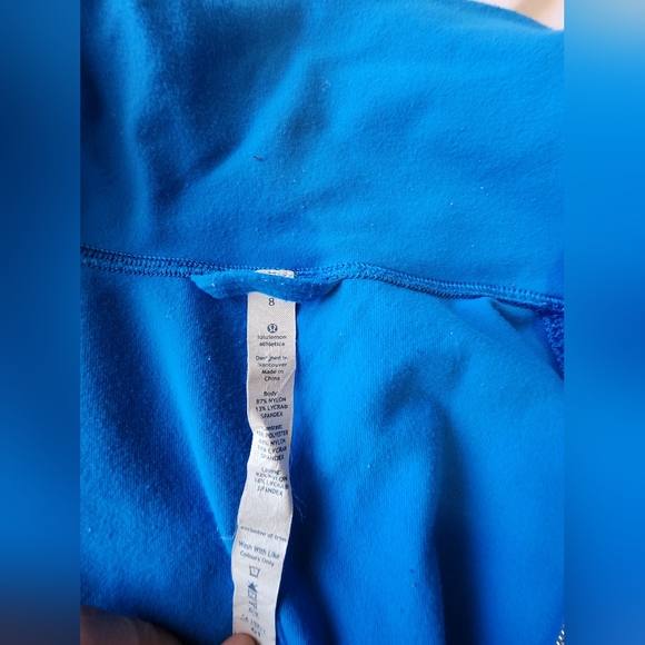 Lululemon blue jacket. Size 8 - Picture 4 of 4